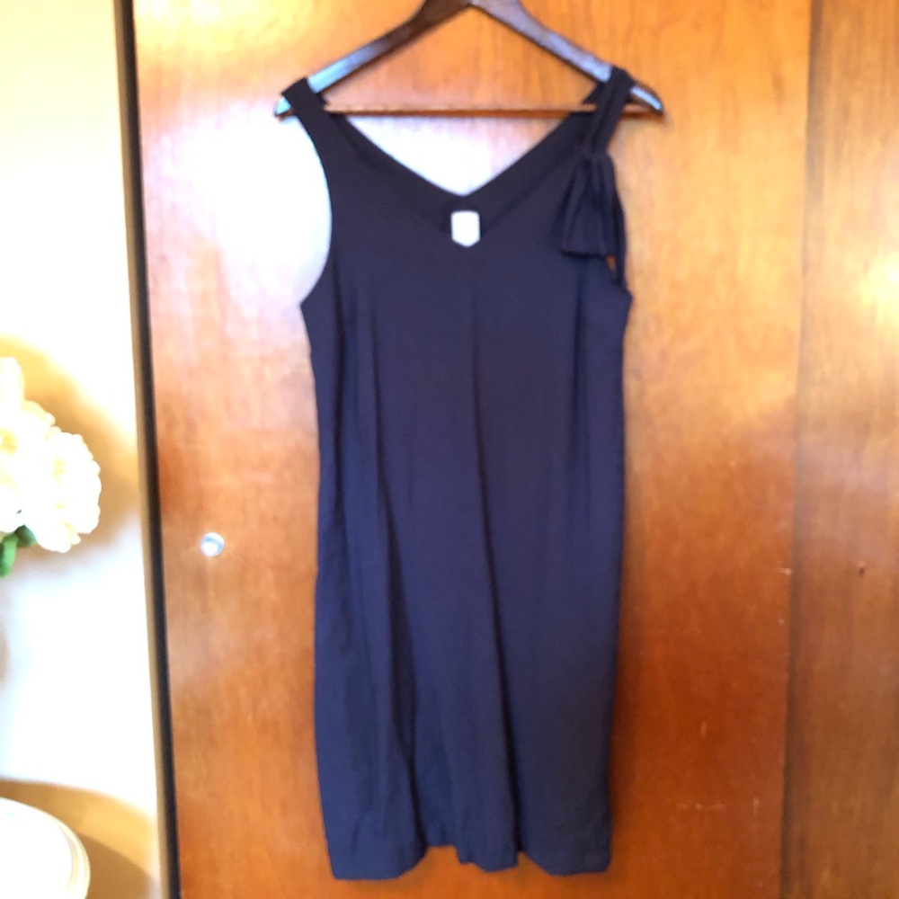 Loose Easy to Wear, Ichi dress